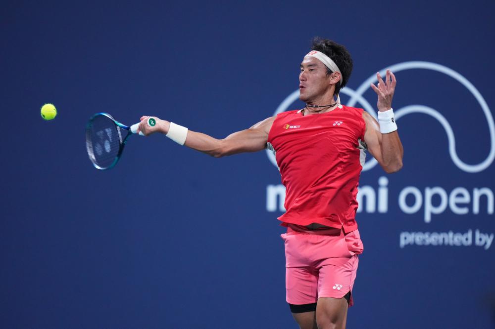 RMC：巴黎大巴被毕包球迷石块袭击，所幸并无人员受伤