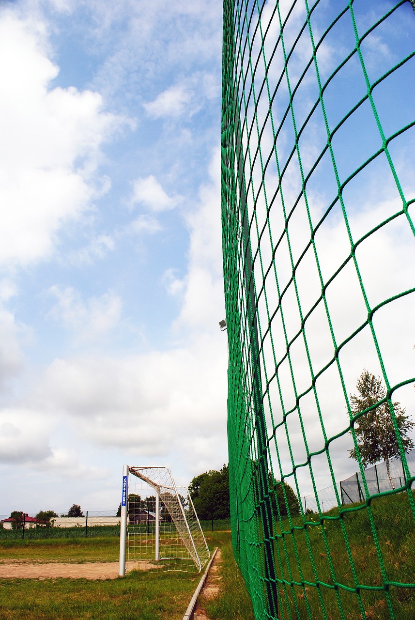 年轻中卫连续两场零失误，发挥稳健